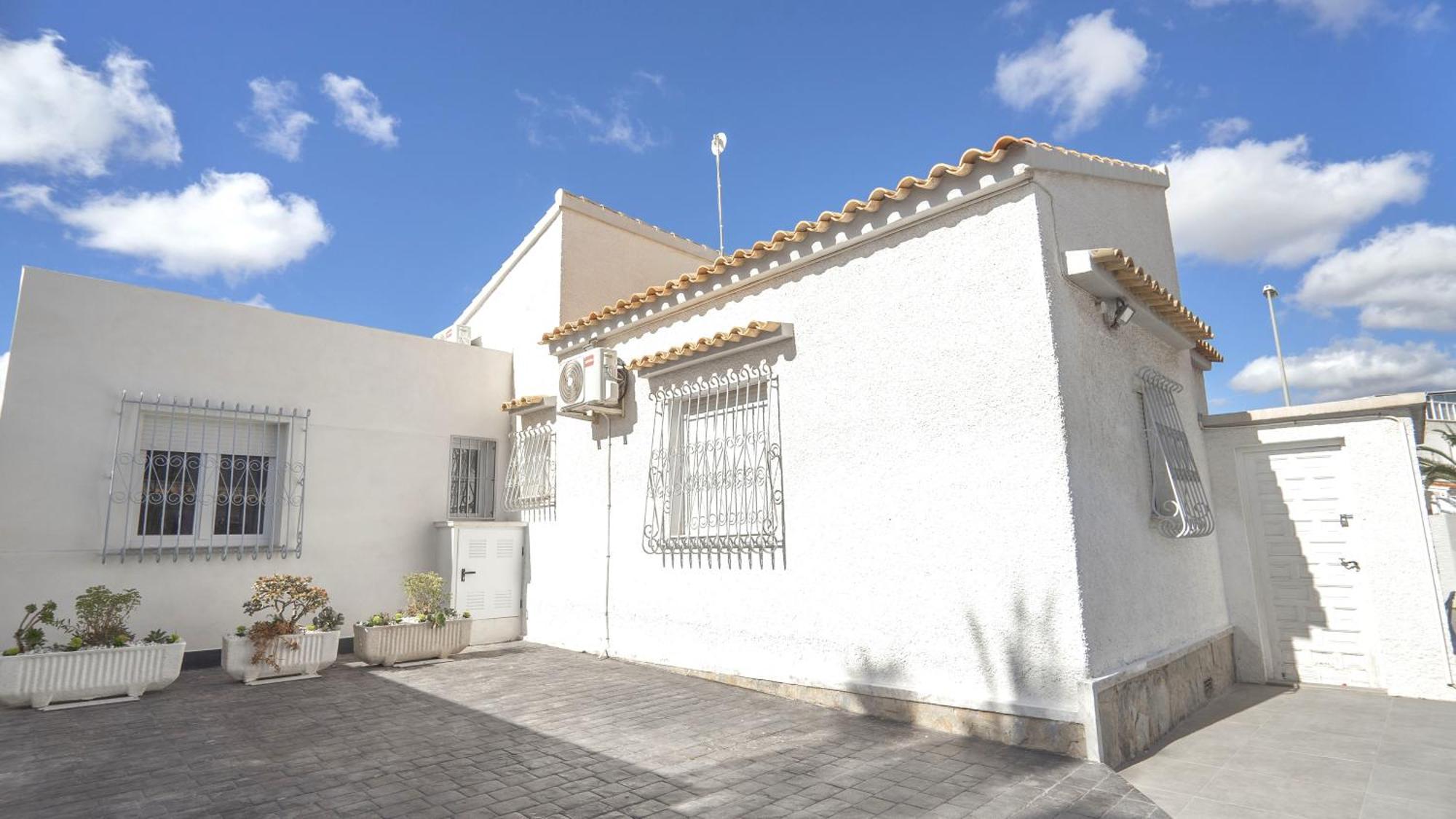 Modern Detached 4 Bed 3 Bath Villa With Private Pool Close To All Amenities 比利亚马丁 外观 照片