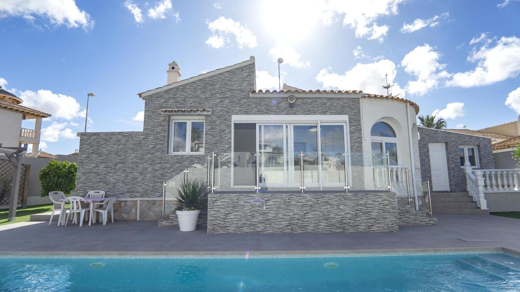 Modern Detached 4 Bed 3 Bath Villa With Private Pool Close To All Amenities 比利亚马丁 外观 照片